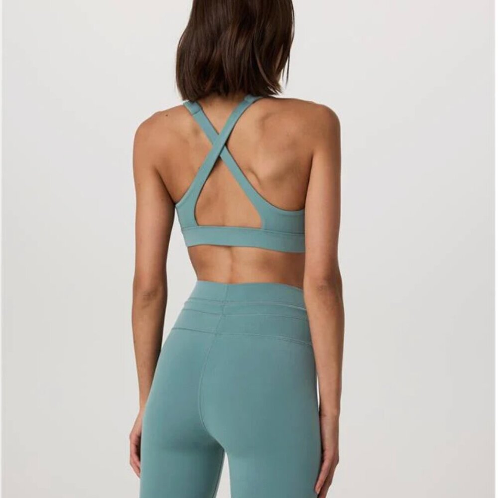Womens Daily Form Bra & Legging Set | Vuori - Picture 3 of 5
